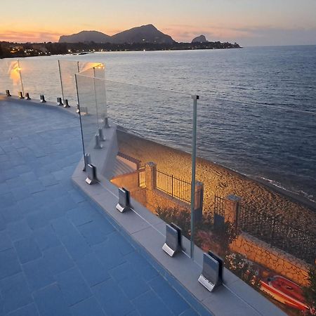 Blue Life, Sea-Luxury Rooms On The Beach Between Palermo And Cefalu' Кастельдачча Экстерьер фото