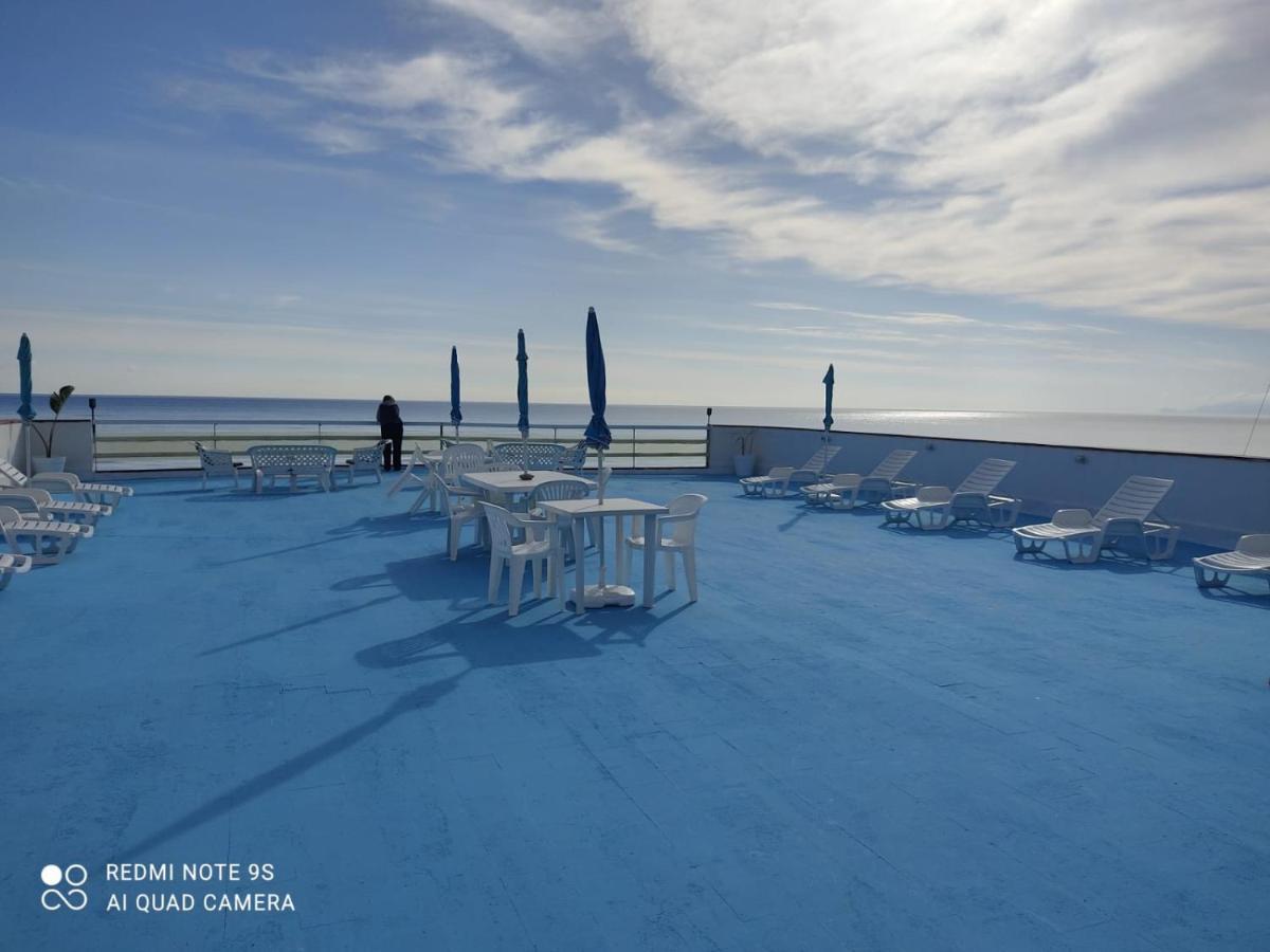 Blue Life, Sea-Luxury Rooms On The Beach Between Palermo And Cefalu' Кастельдачча Экстерьер фото