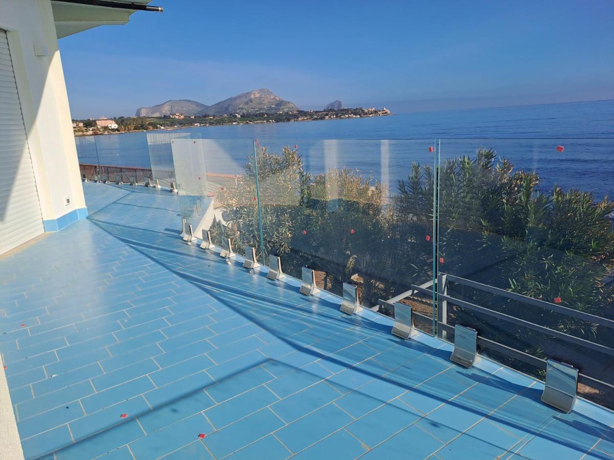 Blue Life, Sea-Luxury Rooms On The Beach Between Palermo And Cefalu' Кастельдачча Экстерьер фото