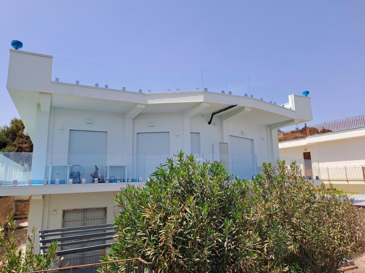 Blue Life, Sea-Luxury Rooms On The Beach Between Palermo And Cefalu' Кастельдачча Экстерьер фото