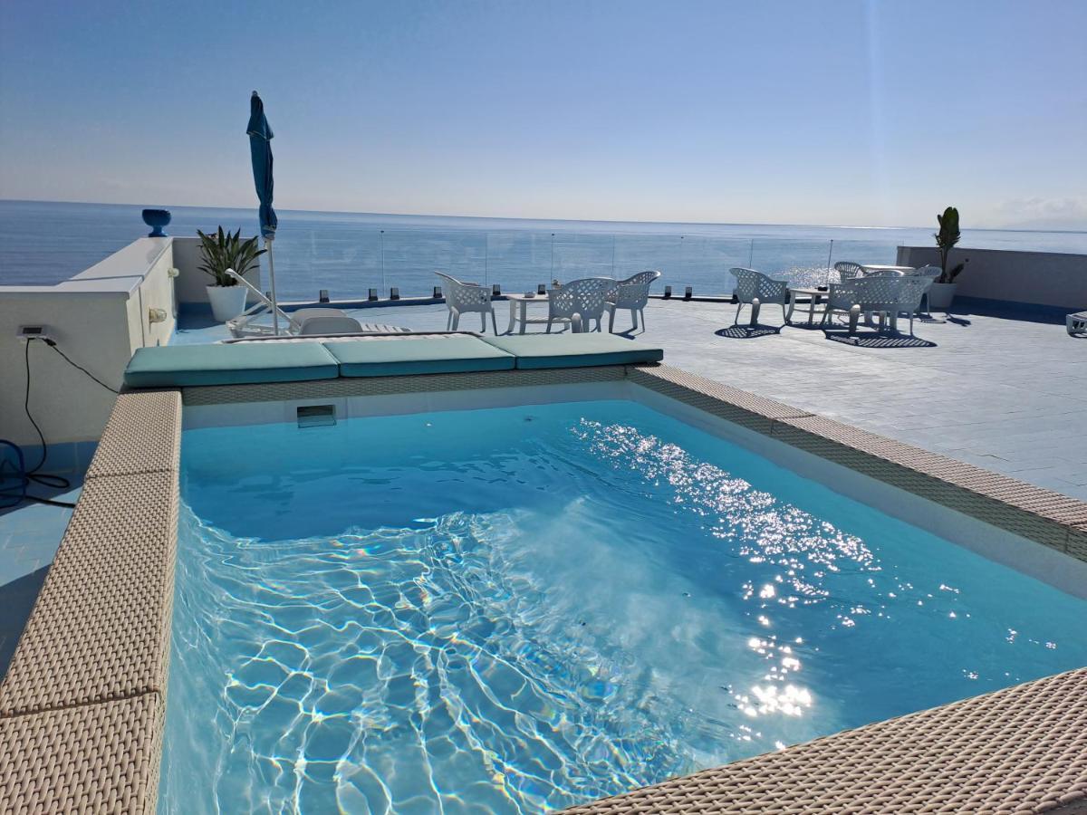 Blue Life, Sea-Luxury Rooms On The Beach Between Palermo And Cefalu' Кастельдачча Экстерьер фото