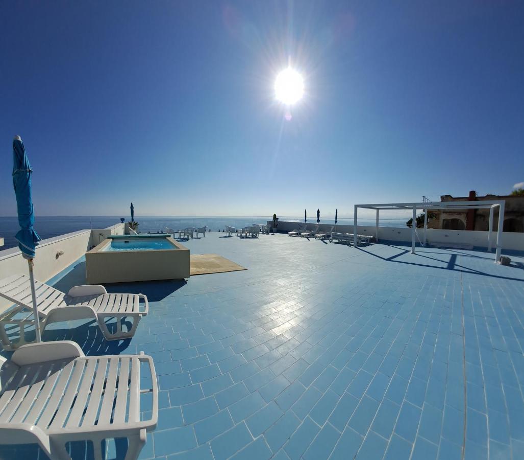 Blue Life, Sea-Luxury Rooms On The Beach Between Palermo And Cefalu' Кастельдачча Экстерьер фото