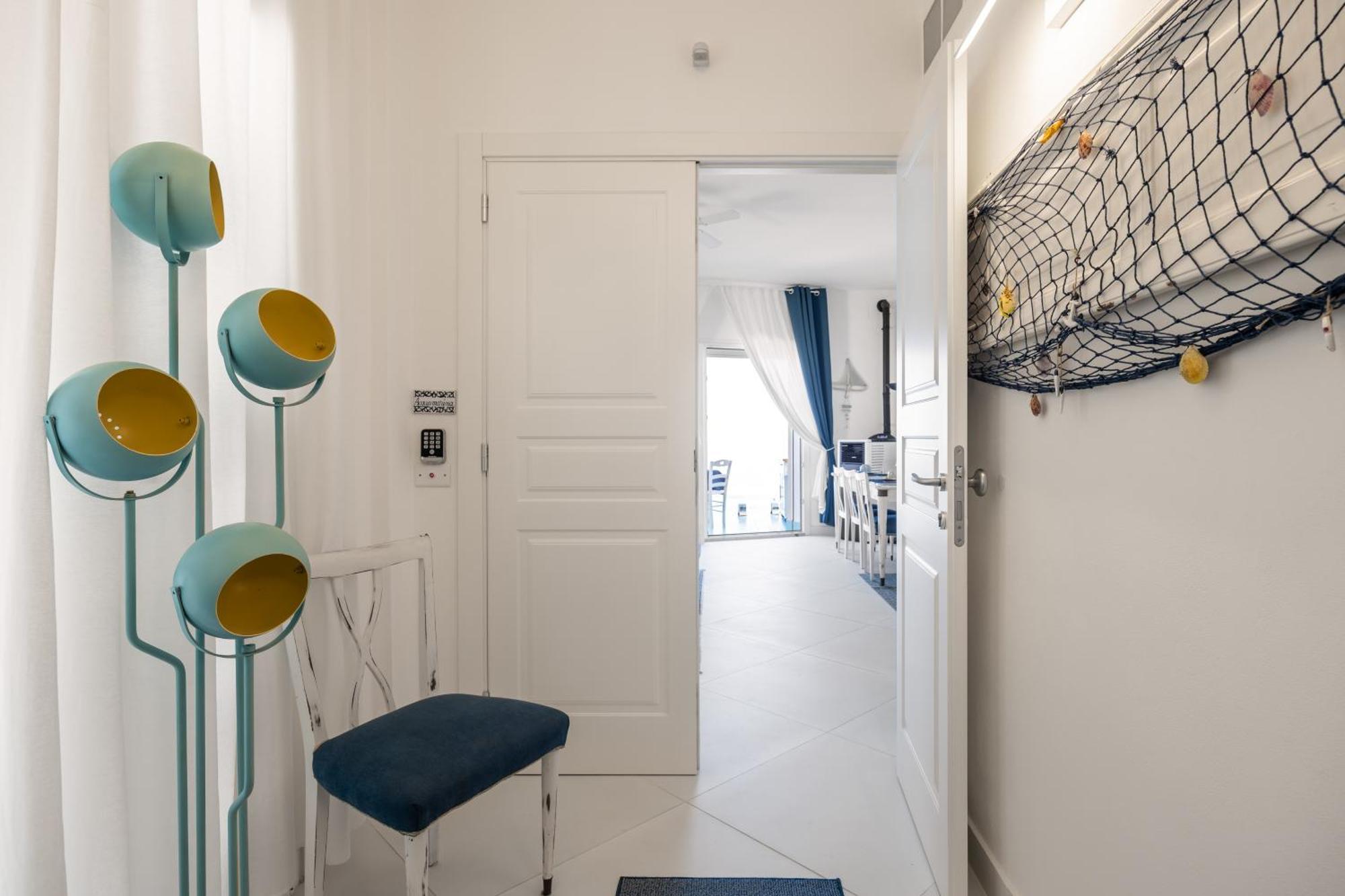 Blue Life, Sea-Luxury Rooms On The Beach Between Palermo And Cefalu' Кастельдачча Экстерьер фото